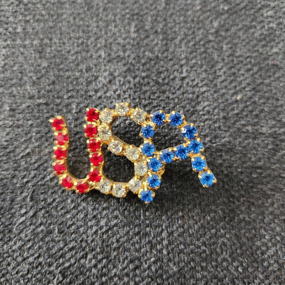 USA Rhinestone Brooch